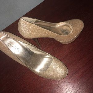 Glittery gold heels